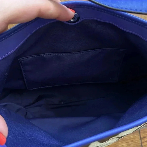 Coach Crossbody - Picture 4 of 4